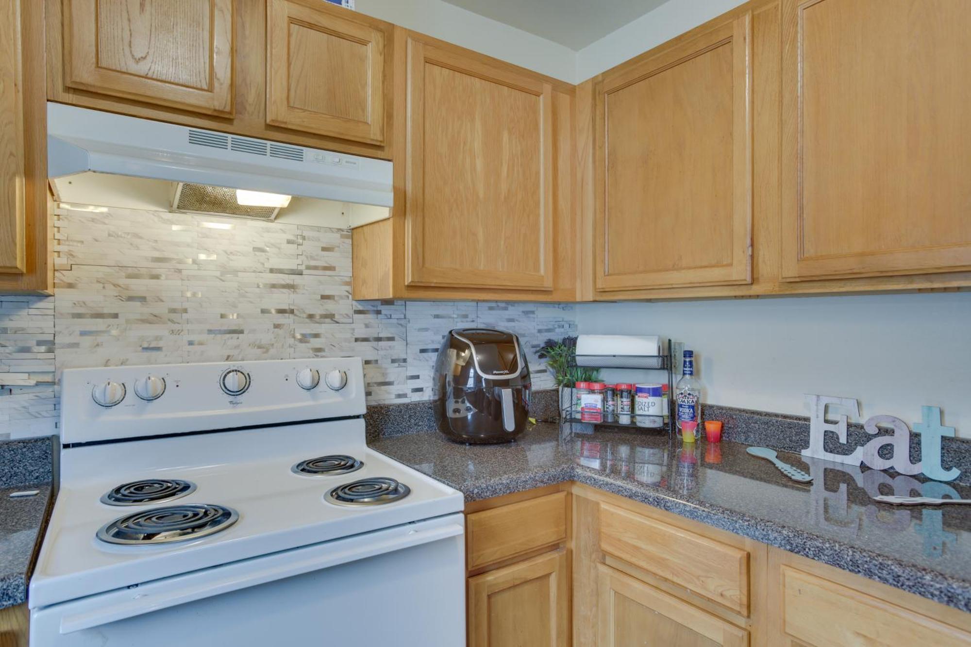 Pet-friendly Less Than 3 Mi To French Quarter! Holiday home